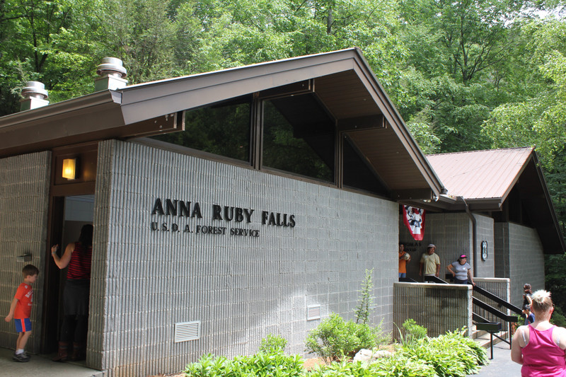 Anna Ruby Falls - Entrance