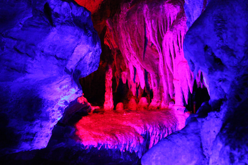 Ruby Falls - Cave Formations