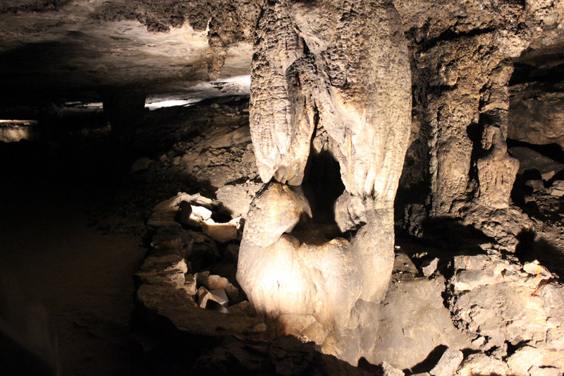 Mammoth Cave Gothic Avenue - The Devils Chair