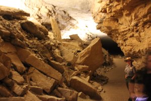 Mammoth Cave Domes & Drips - Ranger Lauren Speaks