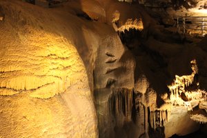 Mammoth Cave Domes & Drips - Frozen Niagara