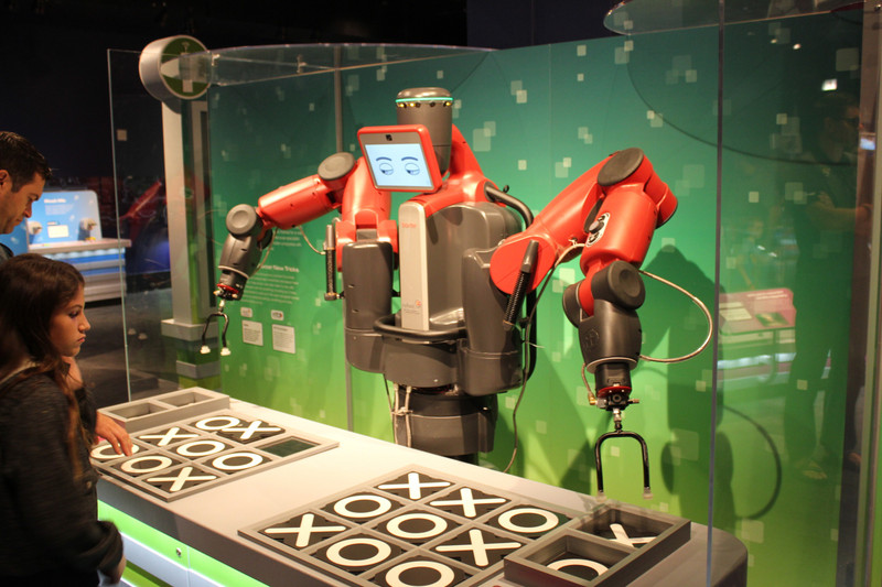 Museum of Science & Industry - Tic-Tac-Toe Robot