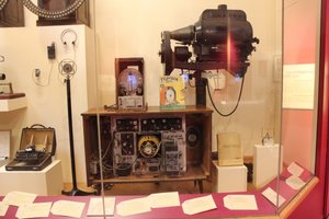 Museum of Science & Industry - Heathkit Television