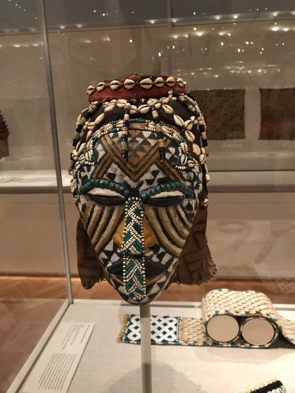 Art Institute of Chicago - African Bead Mask