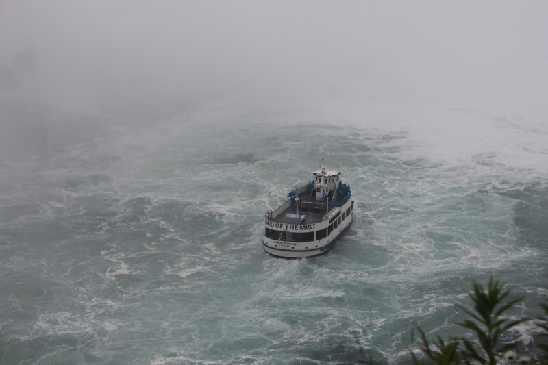 Journey Behind the Falls - Maid of the Mist in Horseshoe Falls
