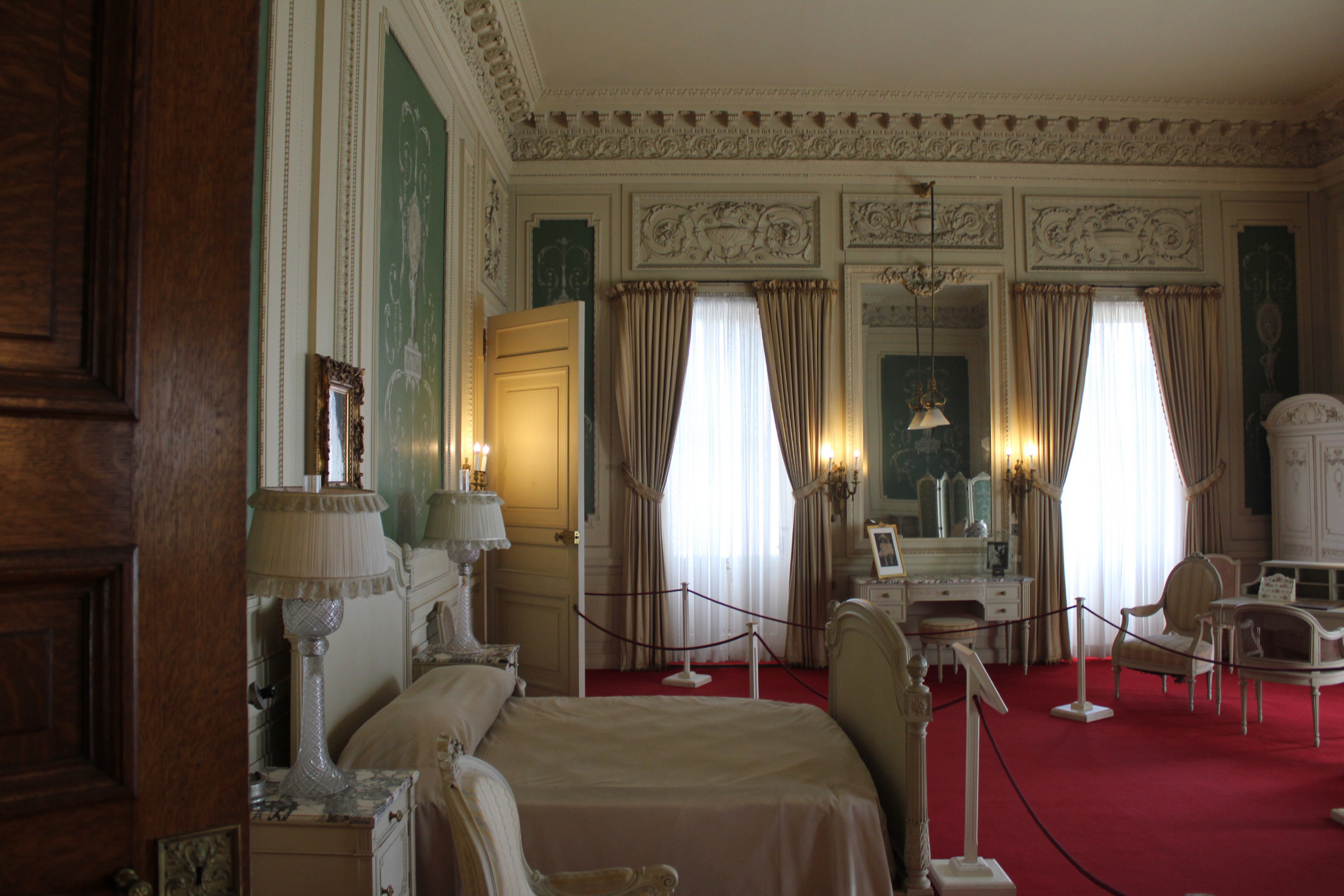 The Breakers - Bedroom | Photo