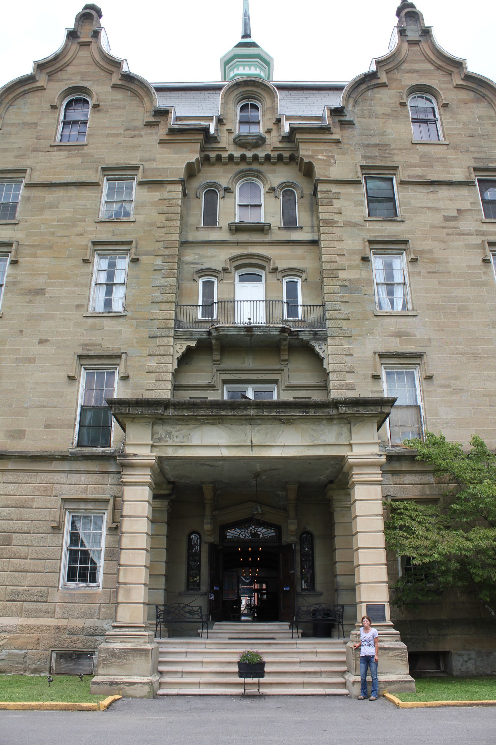 Lunatic Asylum - Jody at Entrance | Photo