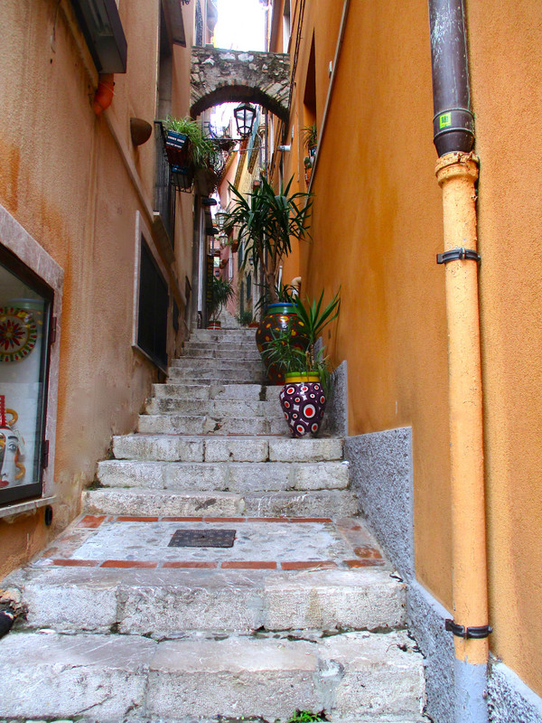 Stairway along Corso Umberto