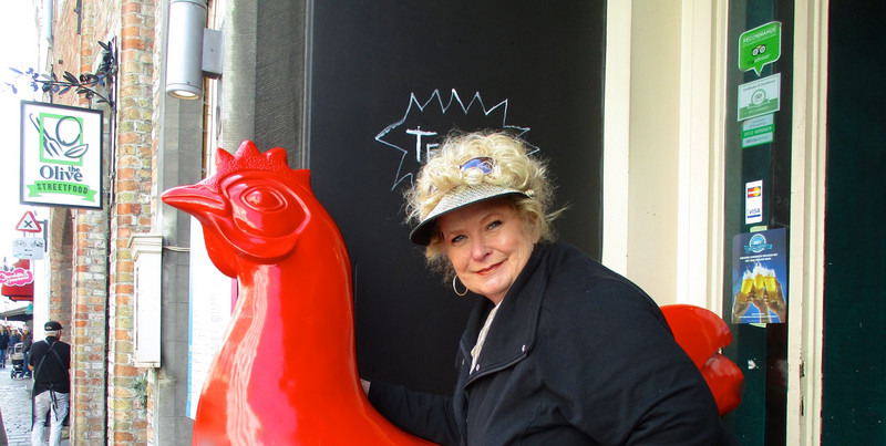 Dee with the red rooster