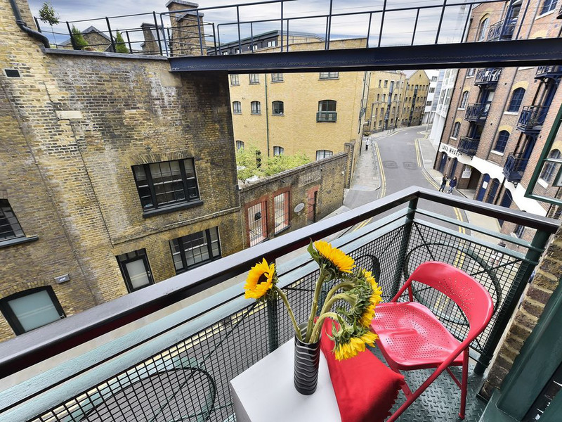 Balcony, Shad Thames flat