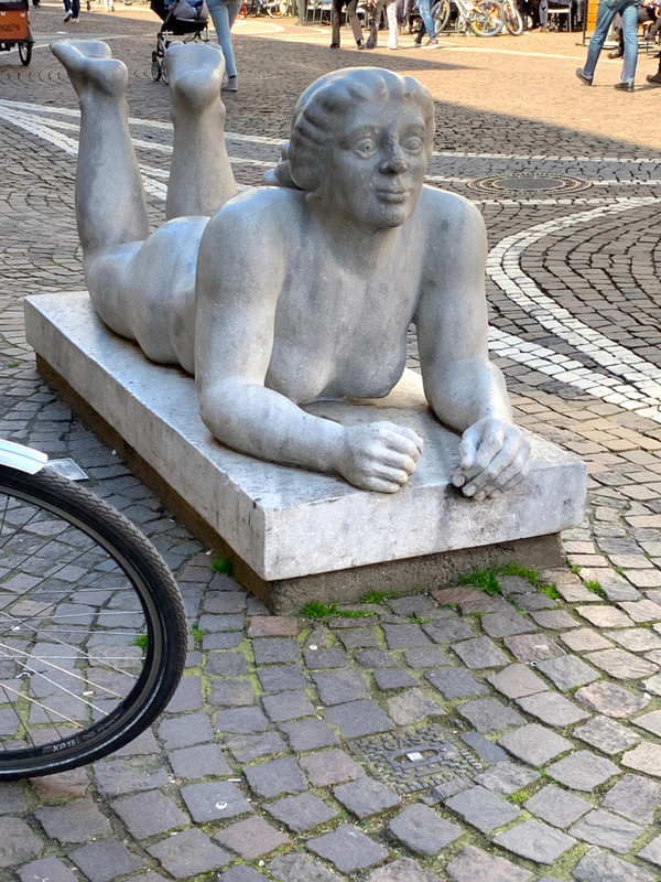 Interesting statue on the Fressgass'