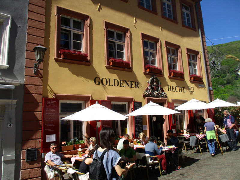 Terrace dining in the Altstadt