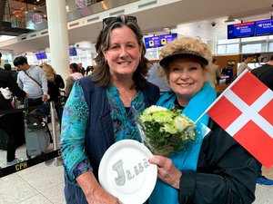 Cindy & Dee at Copenhagen airport