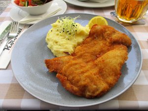 Schnitzel with mashed potatoes
