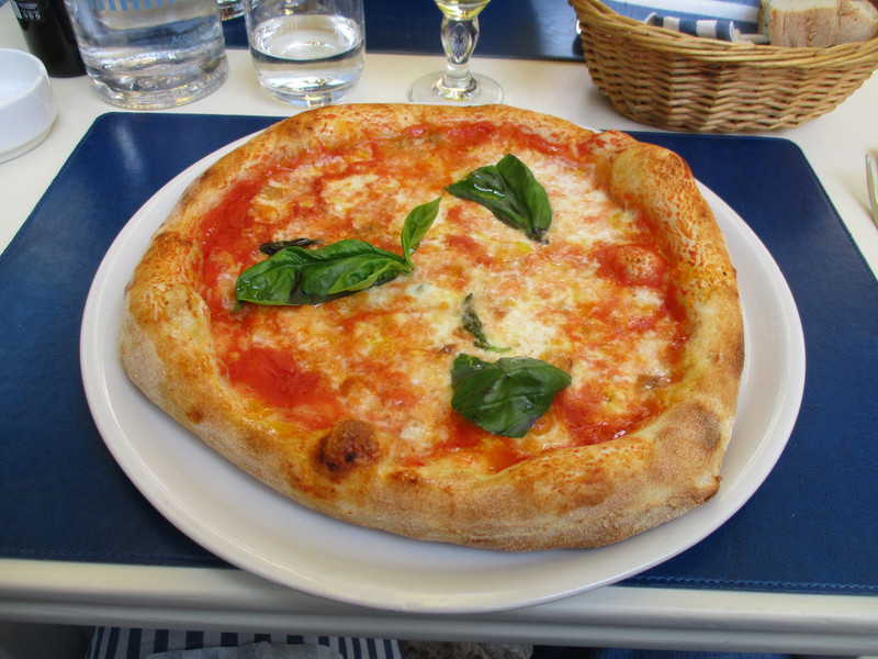 Margherita pizza, La Maison Douce