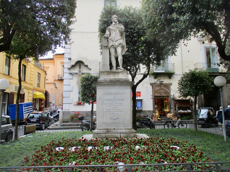 Statue of Torquato Tasso