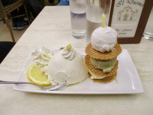 Lemon cake and gelato