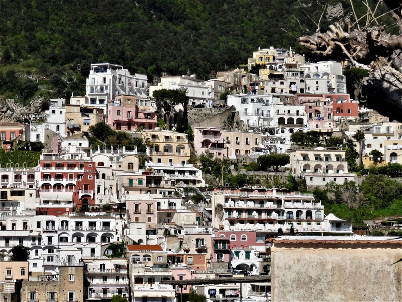 Cliff dwellings in Positano