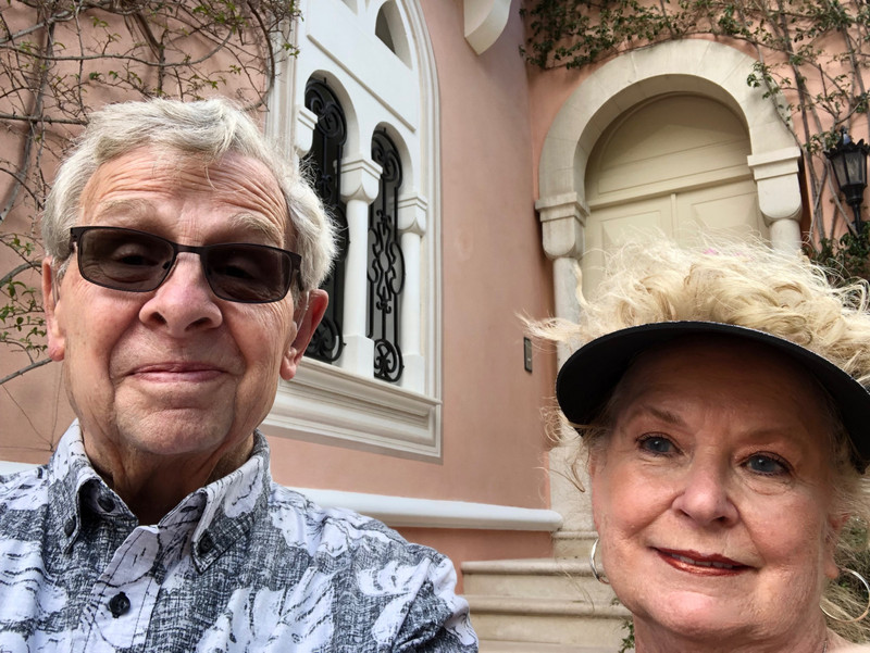 Selfie in front of David Niven's former villa