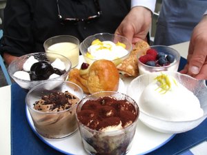 Dessert tray