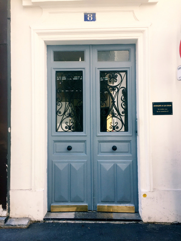 Entry, 8 rue Augereau