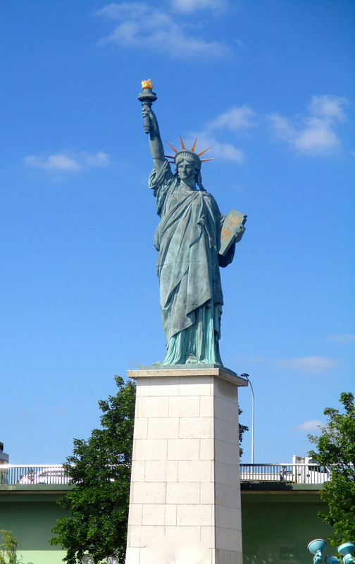Replica of Lady Liberty (Île des Cygnes)