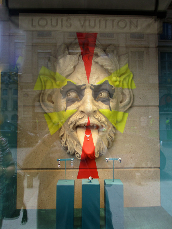 Vuitton store display, rue de la Paix