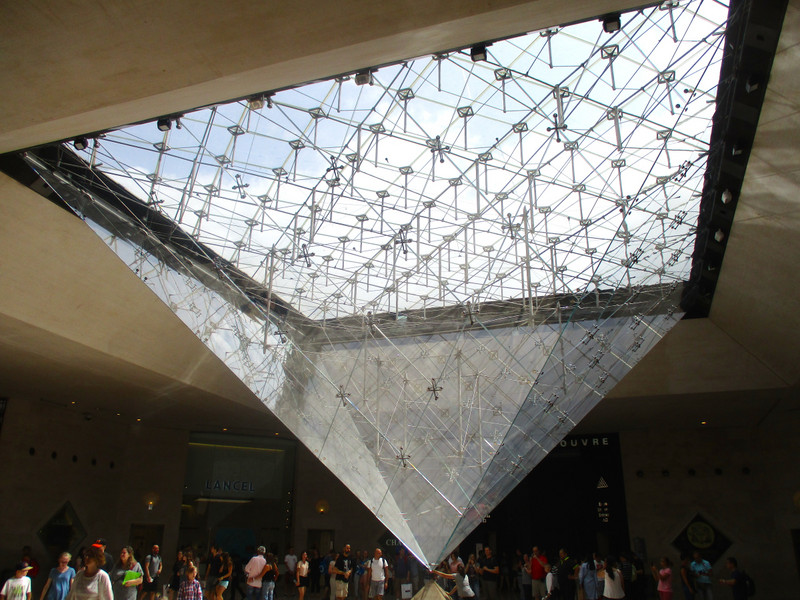 Glass pyramid, Carrousel du Louvre
