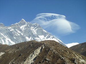 Weird and wonderful clouds on the way to Dengboche