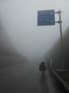 Foggy pass on the way to Hekou
