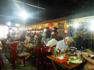 Duong Dong Night Market