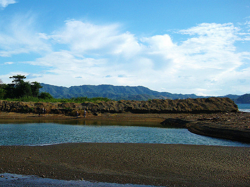 Rio Panica near where it enters Ballena Bay