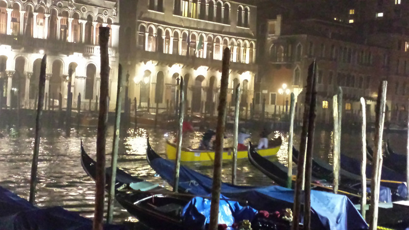 love night gondola scenes