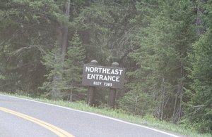 East toward the Beartooth Highway !