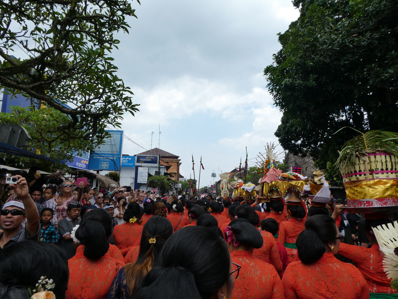 The Royal Cremation Attracts Multitudes