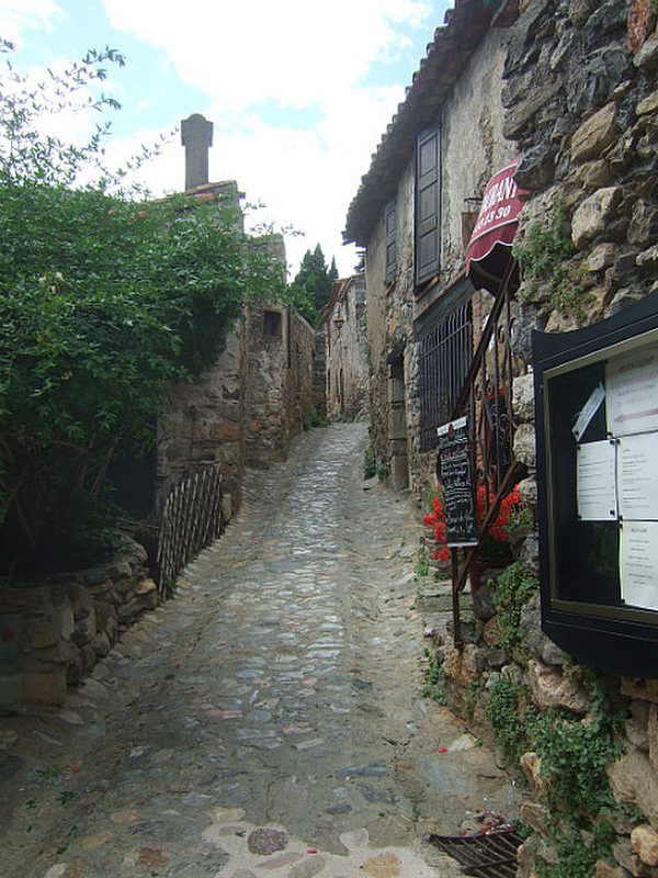 Castelnou street