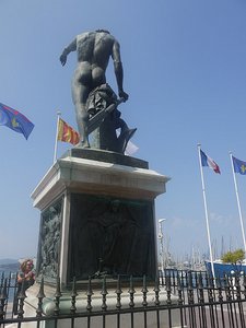 Statue of Toulon -nicknamed &quot;Bottom&quot;