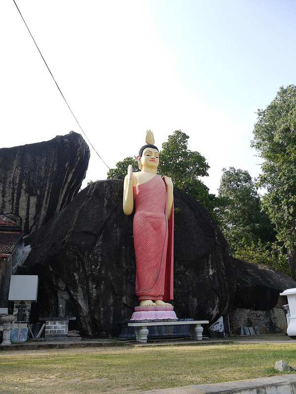 Buddha at entrance 