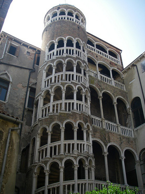 Benovo spiral staircase
