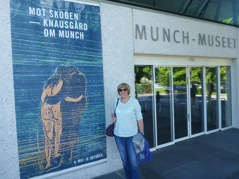 Tiz outside Munch museum