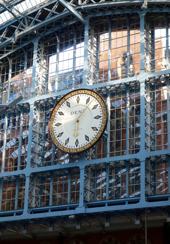 Clock inside St. Pancras rail station 