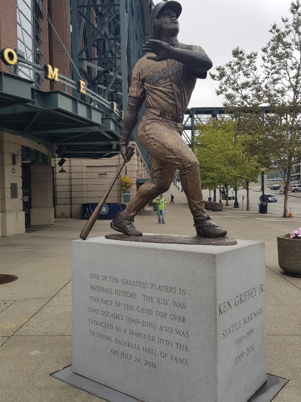 Ken Griffy Jr Statue outside the Baseball Stadium