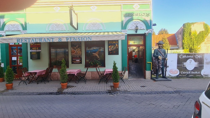 Pension and restaurant