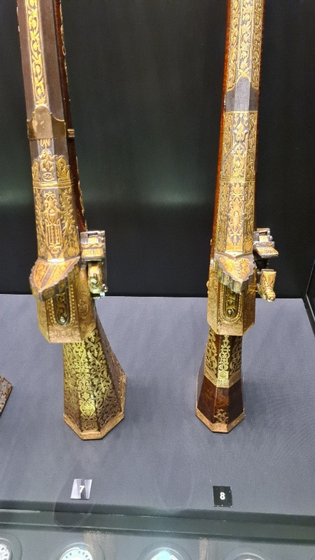 Long guns with decoration