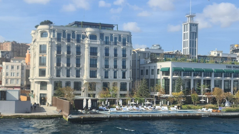 Upmarket Hotel on the water front