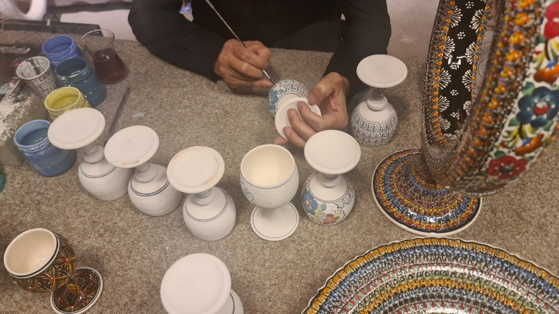 Panting pottery at Avanos