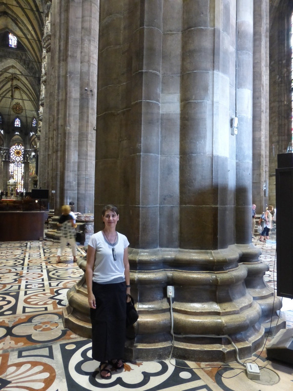 A pillar in the Duomo, they are huge!
