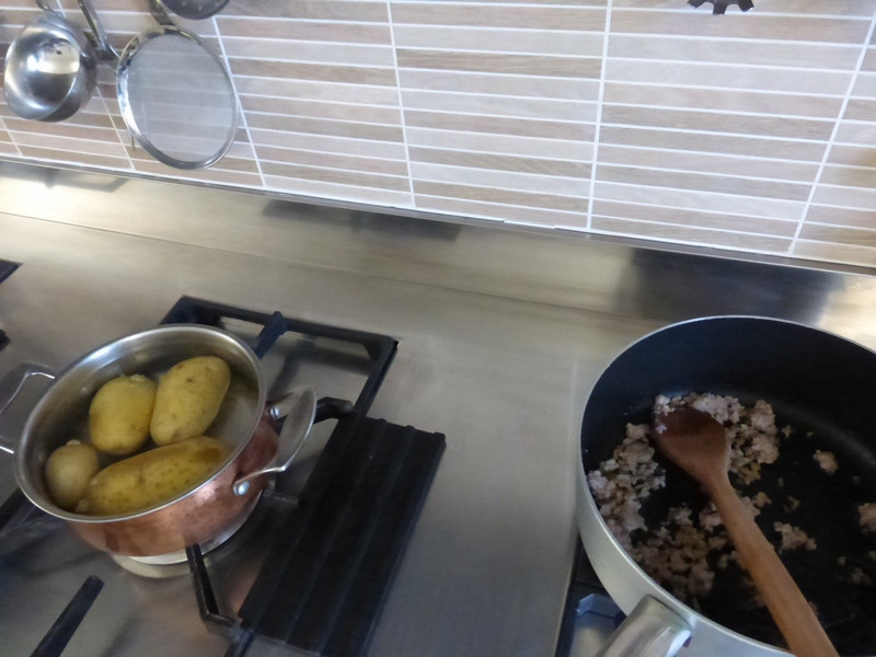 Potatos boiling for the gnocchi