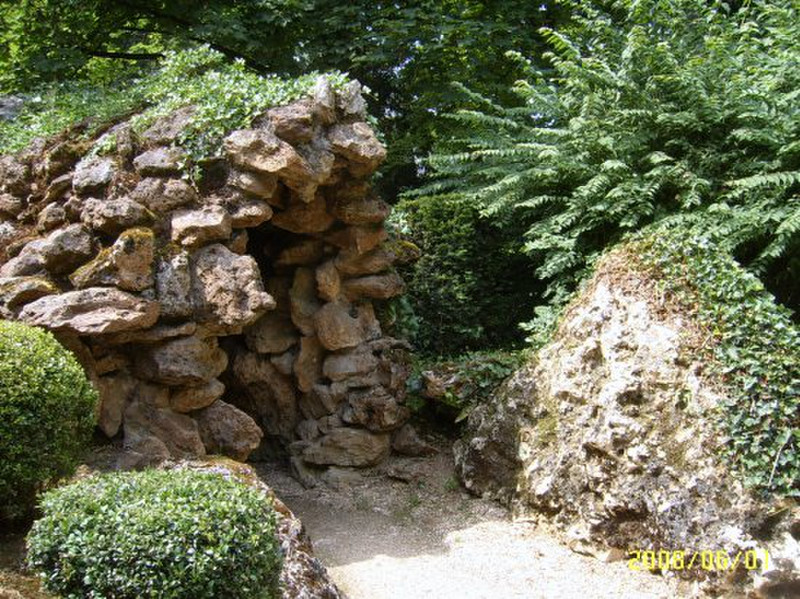 Rock tunnel in the garden