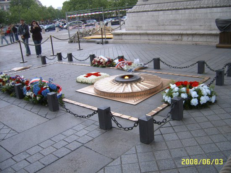 eternal flame for tomb of unknown soldier